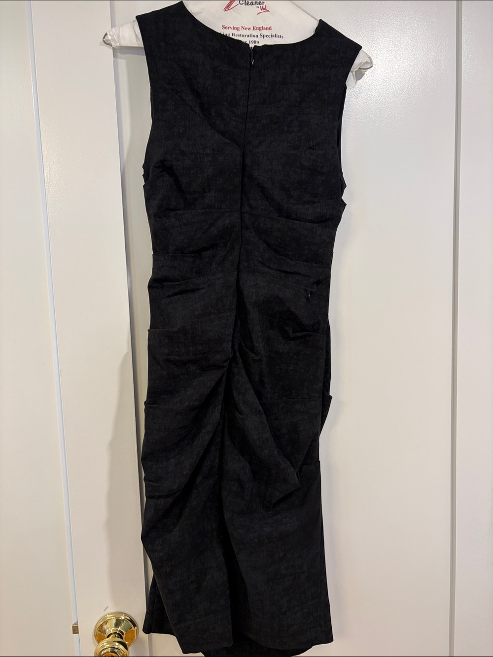 Classic Black Sleeveless Midi Dress - Picture 3 of 4